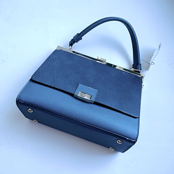 Sapphire Blue Shoulder or Cross Body Purse New - Picture 6 of 8